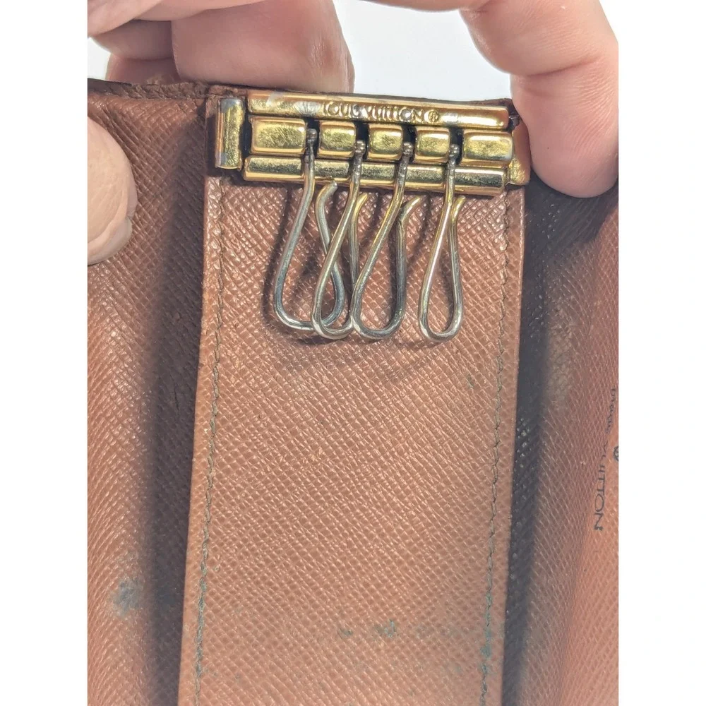 Louis Vuitton Monogram 4 Key Holder Multicles Case‎